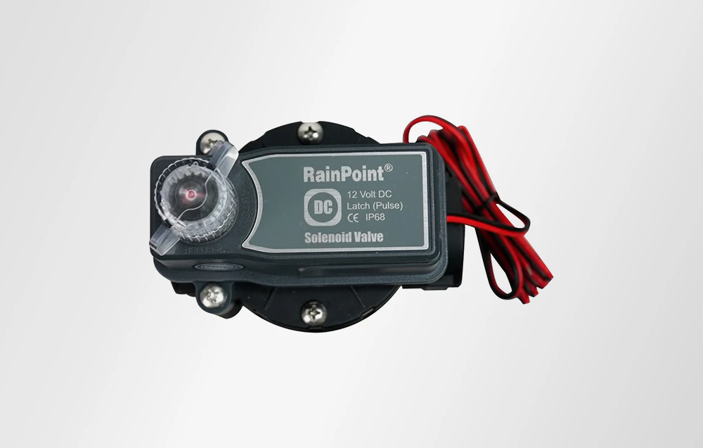 Vedere de sus a unei electrovalve RainPoint® cu eticheta 12 Volt DC Latch (Pulse) CE IP68 Solenoid Valve