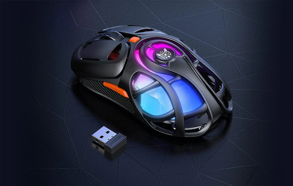 Mouse de gaming negru cu retroiluminare și adaptor pentru fundal întunecat