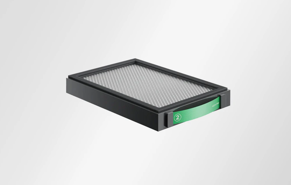 Filtru cu eficiență medie pentru xTool SafetyPro™ AP2 pe fundal gri