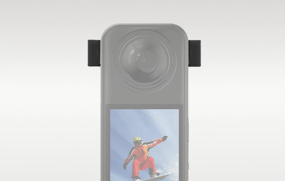 Husă de protecție neagră pentru o cameră de 360 de grade cu elemente de montare laterale, vedere frontală a produsului.