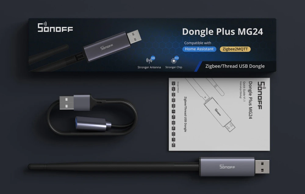 Gateway ZigBee Sonoff cu conținutul kitului și ambalajul pe fundal închis.