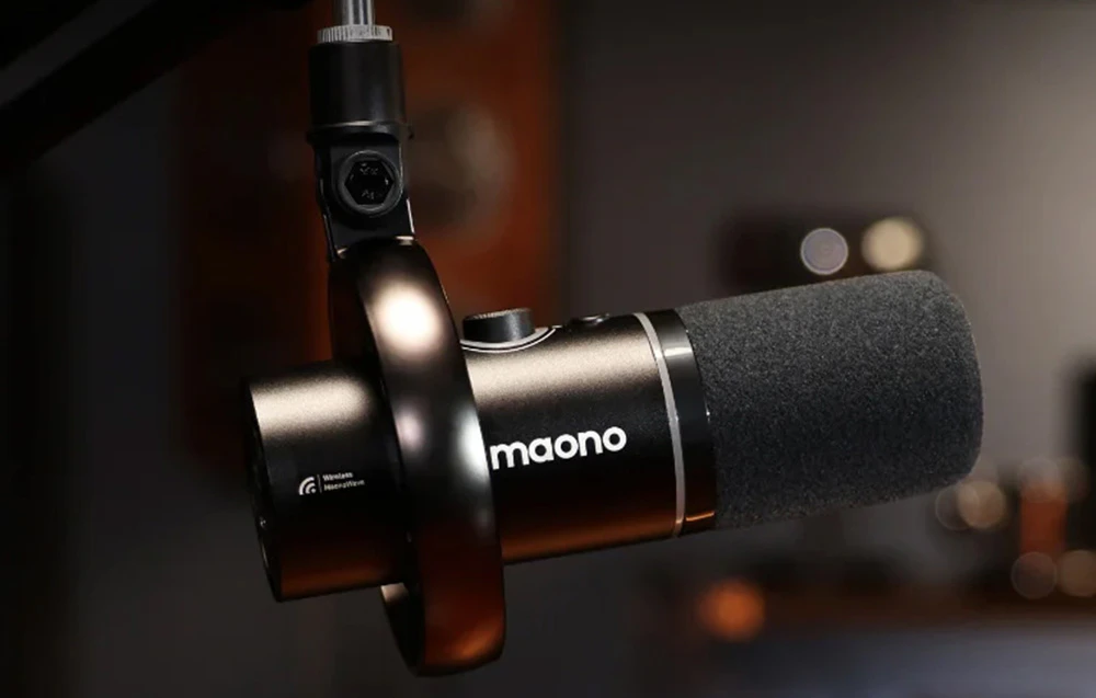 Microfon dinamic maono pe trepied