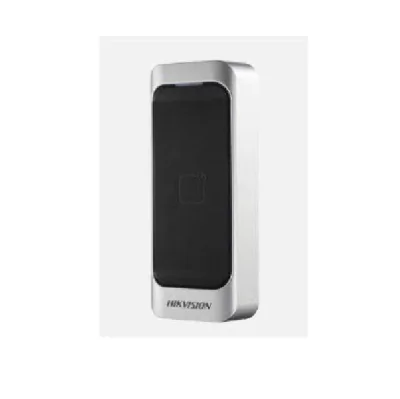 Cititor de card Hikvision DS-K1107AE, citeste carduri cu frecventa de 125 KHz, distanta citire: <= 50 mm, RS-485, Wiegand (W26/W34) protocol si protocol OSDP, , indicator de stare si alimentare, buzzer incorporat, tamper, alimentare 12VDC, IP65, dime