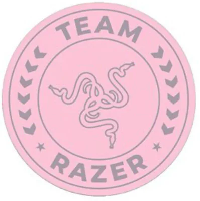 Covor de podea Razer Team, stratul superior: 100% catifea din poliester reciclat, stratul central: 100% material netesut reciclat, stratul inferior: strat de bază antiderapant din silicon, roz