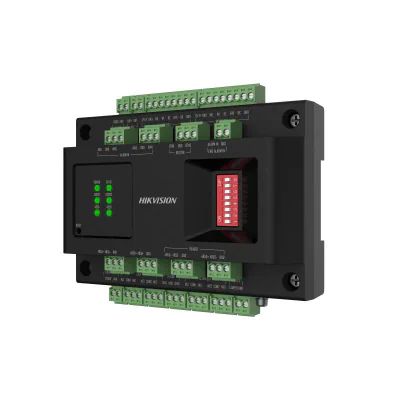 Door control modul Hikvision DS-K2M002X:  -Supports 2 door control. It can connect with access controller via RS-485 -Connects with card reader via RS-485 (OSDP) or Wiegand -Installs with guide rail -Supports battery charging and discharging -Support