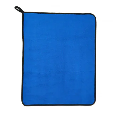 "Laveta Auto Microfibra 38x45cm. 
Este speciala pentru curatarea masinii, este fabricata dintr-o microfibra ultra-groasa premium de 800 GSM care asigura capacitatea superioara de absorbtie a apei, moliciune si rezistenta
Material:85% poliester si 15%