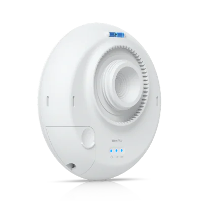 "Lightweight, compact 60 GHz PtMP statio
