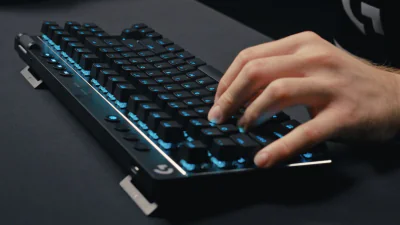 LOGITECH G PRO X TKL LIGHTSPEED Gaming Keyboard - MAGENTA - (US) INTL - 2.4GHZ/BT - N/A - EMEA28-935 - TACTILE