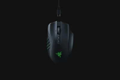 Mouse Razer Naga V2 PRO  Connectivity       Razer HyperSpeed Wireless (2.4GHz)     Bluetooth     Wired – Speedflex Cable USB Type C  Battery Life       Up to 150 hours (on HyperSpeed Wireless)     Up to 300 hours (on Bluetooth)  RGB Lighting  Razer C