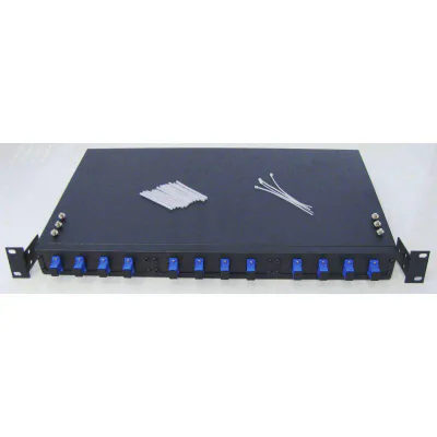 Patch panel optic ODF 19"/1U, echipat frontal cu 12 adaptori simplex SC/PC, 4 suporti intrare cabluri in spate, echipat cu casete sudura si accesorii pentru 12 suduri optice, cutie metalica, culoare negru sau gri, dimensiuni : 482 x 250 x 44,5 mm, gr