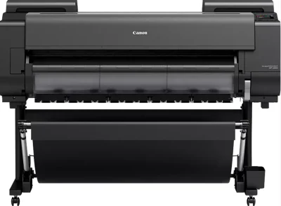 Plotter Canon GP-4000, Format A0, 44", 11 culori, Rezoluție de imprimare: 2.400 x 1.200 dpi,  Total: 18.432 duze MBK, PBK, C, M, Y, GY, R, O, G, V, FP: 1.536 de duze fiecare, Cerneluri pe bază de pigmenți: 11 culori MBK, PBK, C, M, Y, GY, R, O, G, V,