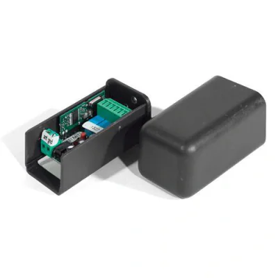 Receptor radio Motorline MR5; Numar canale: 2; Frecventa: 433.92 MHz; Raza de functionare: 50-100 m; Codificare: 12 - 18 - 32 cod saritor; Capacitate inrolare telecomenzi: pana la 500;Alimentare: 12-24V AC-DC; Releu: 30V DC 1A; Consum maxim: 5W; Grad