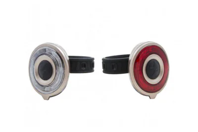 Set lumini far+stop, 2 LED-uri rosii, 2 LED-uri uri albe, Baterii: 2 x 2 CR2032 3V, Greutate: 2x35gr, Autonomie:70/95 h