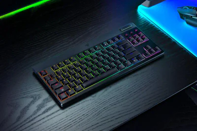 Tastatura mecanica wireless Razer Blackwidow V4 Low profile HyperSpeed TKL, switch Razer™ Low-profile Mechanical Switches (Green Clicky), 110 taste, iluminare Razer™ Chroma RGB, negru