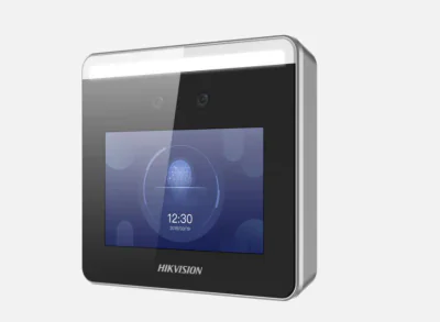 Terminal access control cu face recognition Hikvision DS-K1T331, alerta de purtare a mastilor de protectie pe fata, capacitate pana la maxim 1000 de imagini faciale, 1500 carduri( cu conectare a unui cititor de card extern), 150000 evenimente,  confi