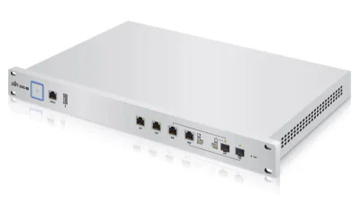 Ubiquiti UniFi Security Gateway USG-PRO-4, 2x Gigabit WAN, 2x Gigabit LAN, 2x SFP, 1x USB, Cpu Dual-Core 1GHz, 2 GB DDR3 RAM, 4GB flash